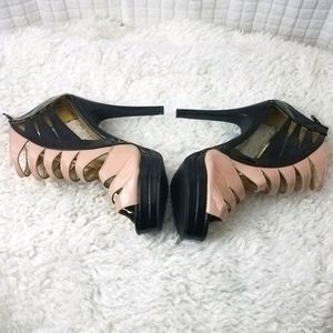 Red Circle Peachy Tan/Black Caged Heels Size: 7.5